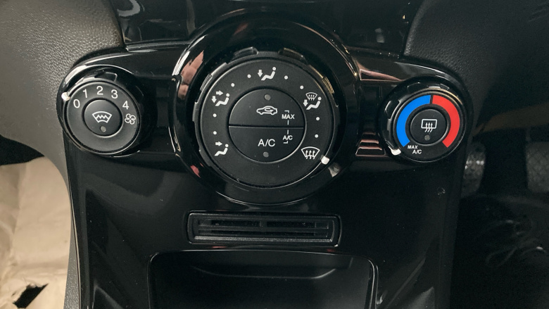 Ford Fiesta 1.25 82 Zetec 5dr Petrol Hatchback